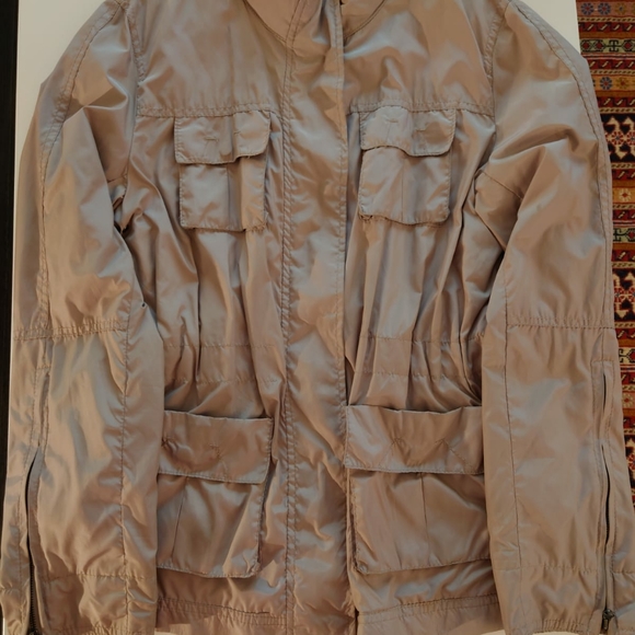 Light Raincoat - Picture 6 of 10